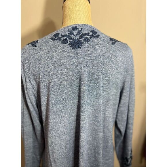 CJ Banks Knit Top Size 1X Heather Blue Pockets Long Sleeve Embroidered Tunic - Picture 2 of 13